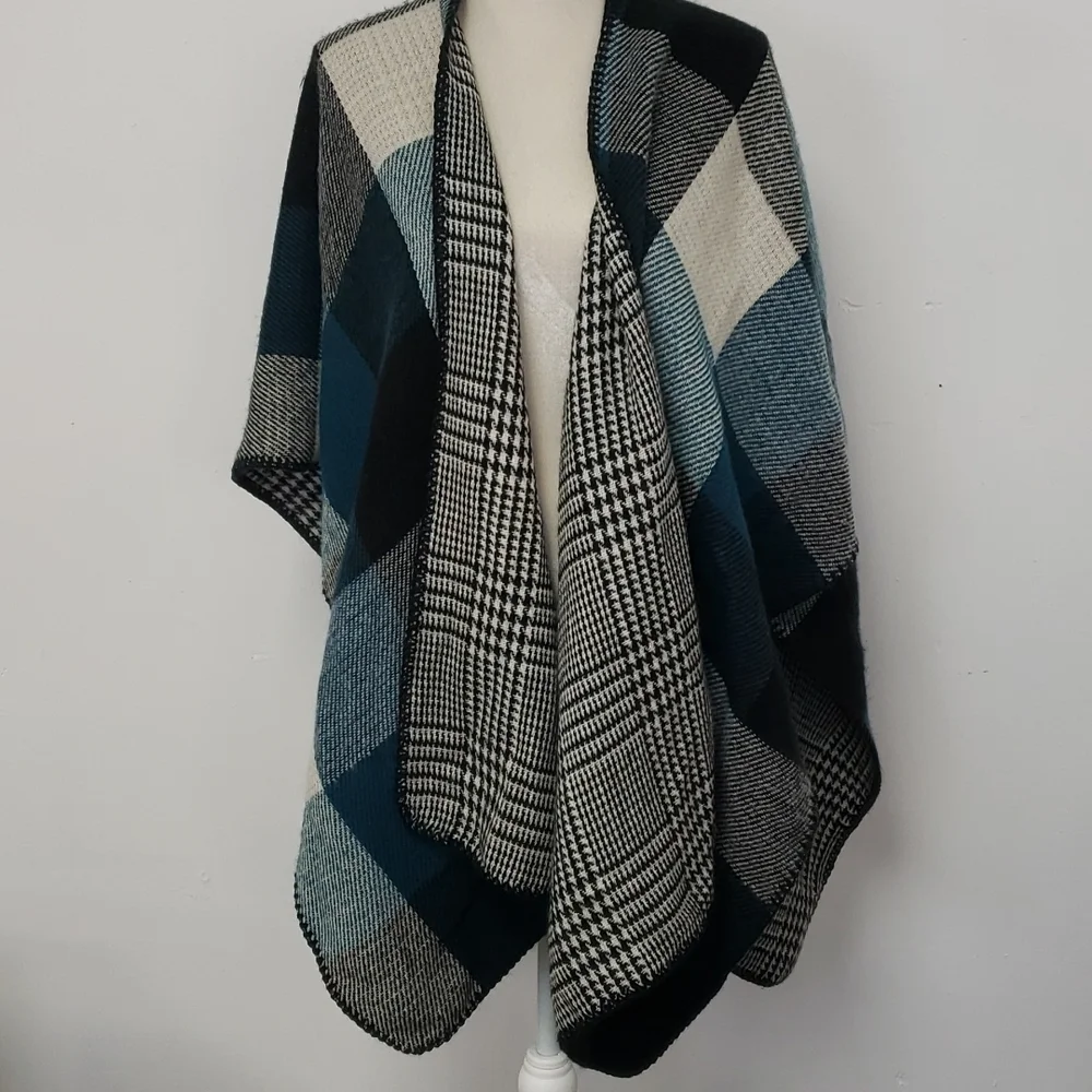 Woolrich Reversible Poncho Teal/Blk/Wht Plaid & Blk&wht Houndstooth O/S EUC